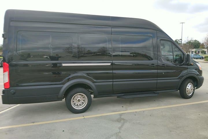 Private Houston to Galveston Transfer for Up to 10 — One-Way Van Service photo 3