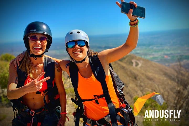 Extended Paragliding Flight from Cerro Arco — Mendoza Aerial Experience photo 4