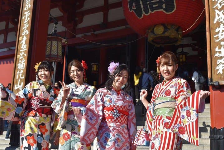 Asakusa Rickshaw & Kimono Experience: Temple Stroll and Historic Street Tour