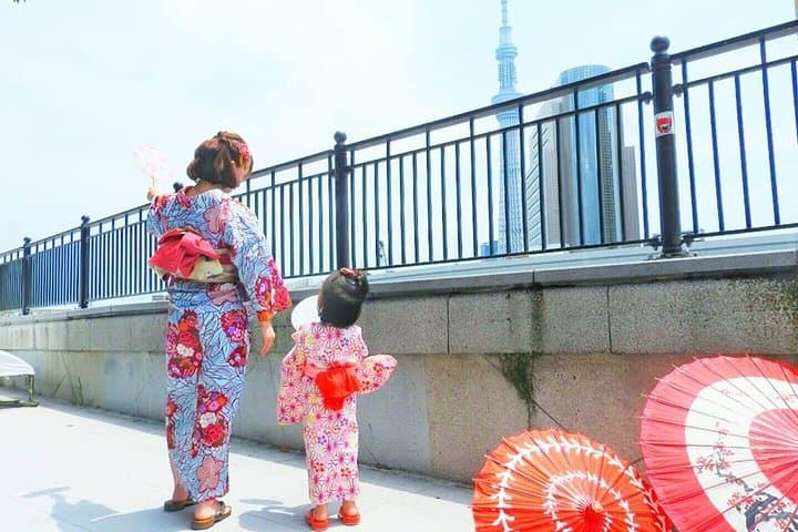 Asakusa Rickshaw & Kimono Experience: Temple Stroll and Historic Street Tour photo 4