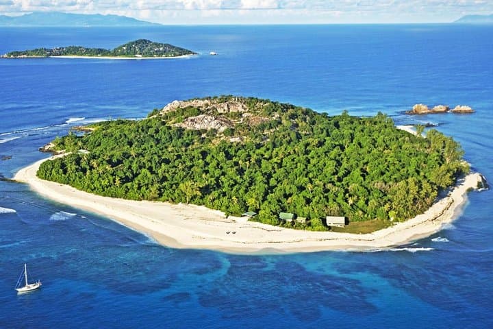 Praslin Full-Day Excursion: Cousin, Curieuse & St. Pierre Islands Boat Tour photo 4