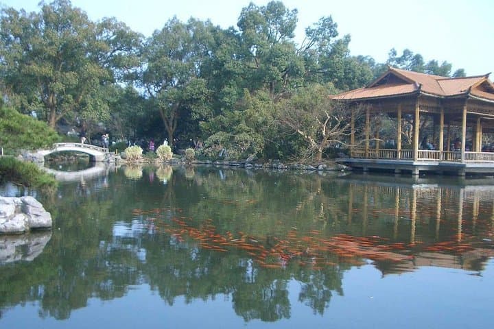 Essential Hangzhou Private Day Tour: West Lake, Lingyin Temple & Dragon Well Tea photo 4