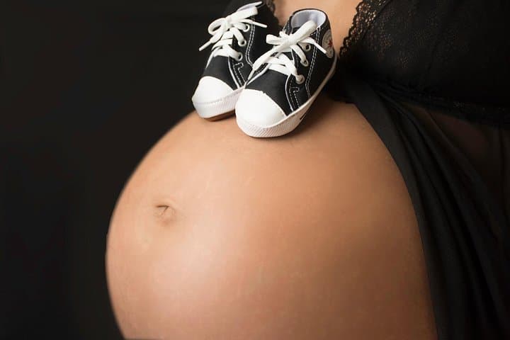Puerto Vallarta Maternity Photo Session — 1-Hour Creative Portraits photo 2