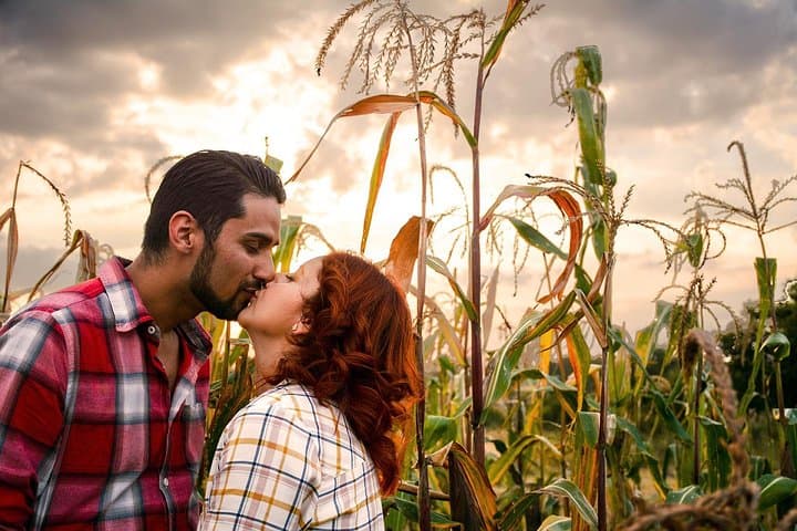 Puerto Vallarta Couples Photo Session — 2-Hour Beach & City Photo Shoot photo 1