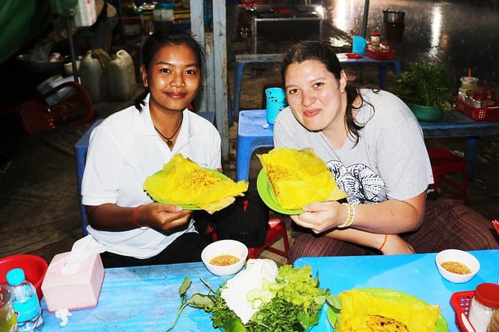 Eat Like a Local: Siem Reap Evening Street Food Tasting Tour photo 2