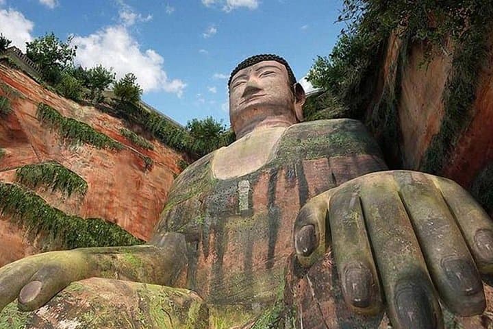 Leshan Giant Buddha Private Day Tour from Chengdu — Boat Ride & Temple Visits