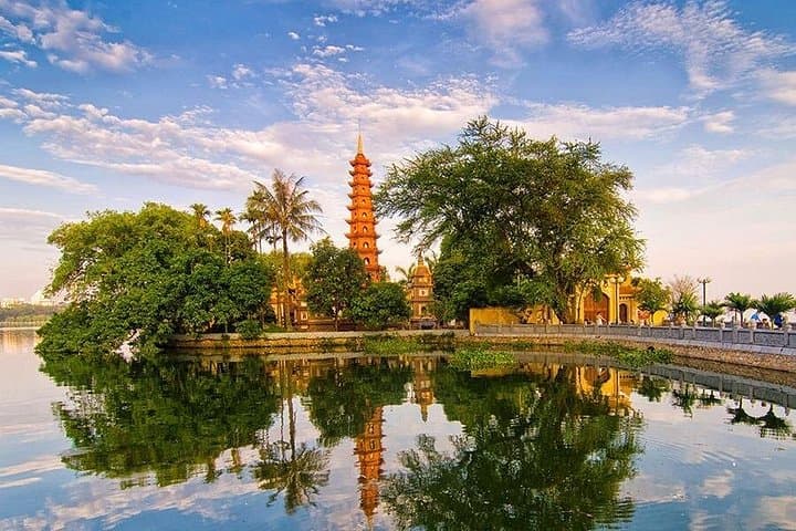 Hanoi City Deluxe: Full-Day Cultural & Temple Tour