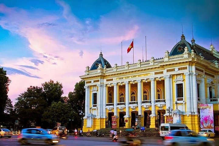Hanoi City Deluxe: Full-Day Cultural & Temple Tour photo 2