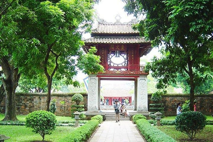 Hanoi City Deluxe: Full-Day Cultural & Temple Tour photo 4