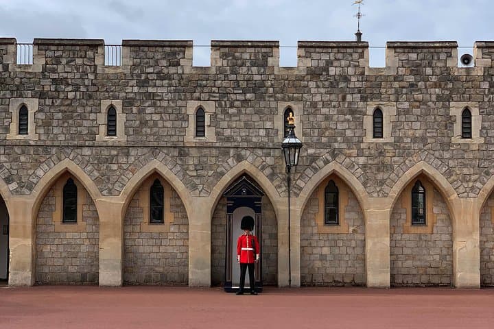 Private Day Trip: Windsor Castle, Stonehenge & Bath from London