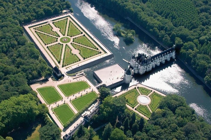 Loire Valley Day Tour: Chenonceau, Chambord & Vouvray Wine Tasting from Tours photo 3
