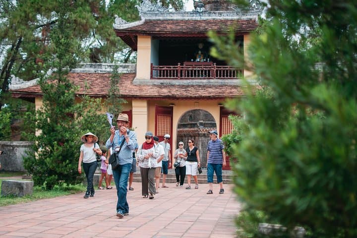 Hue Countryside Tour from Hoi An: Night Cyclo & Thuy Bieu Village Experience