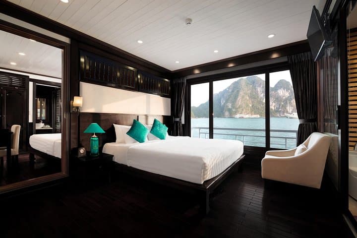 Alisa Luxury Overnight Cruise in Halong & Lan Ha Bay — Kayak, Ti Top & Pearl Farm photo 4