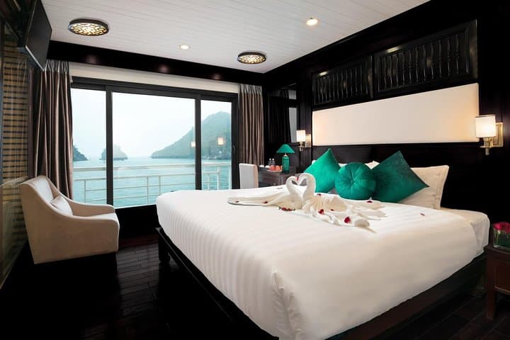 Alisa Luxury Overnight Cruise in Halong & Lan Ha Bay — Kayak, Ti Top & Pearl Farm photo 6