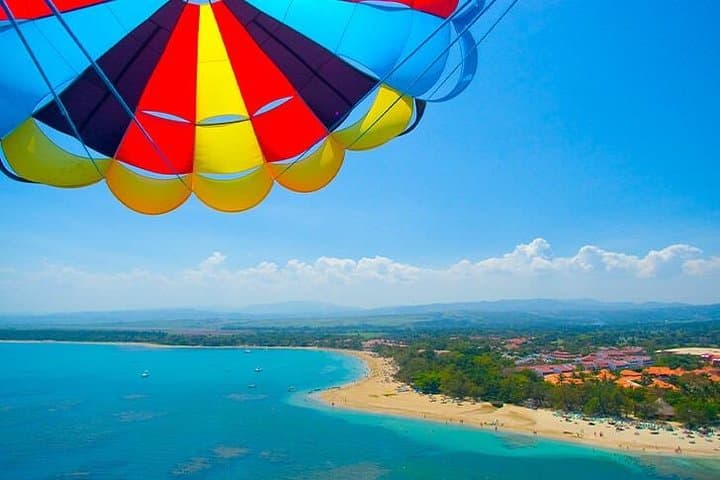 Parasailing in Punta Cana: 15-Minute Coastal Flight Over Bávaro photo 3