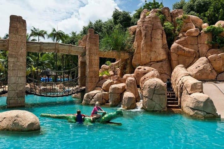 Sun City Day Tour: Valley of Waves, Lost City & Resort Highlights