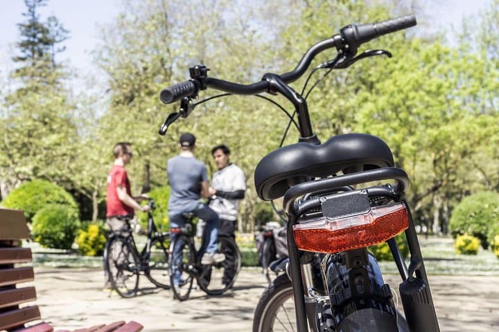 Private Porto E-Bike Tour: Riverside, Beaches & Parks (3 Hours)