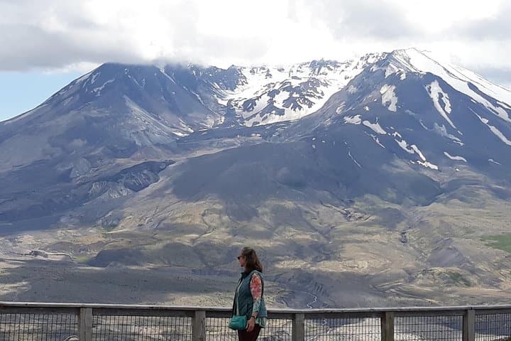Private Mount St. Helens Day Trip to Johnston Ridge — Luxury Volcano Tour from Seattle photo 3