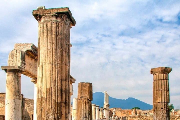 Skip-the-Line Pompeii Private Tour from Amalfi Coast — Guide, Transfer & Tickets photo 2