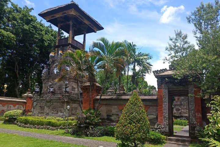 Denpasar to Uluwatu: GWK Statue, Bali Museum & Cliffside Sunset Guide