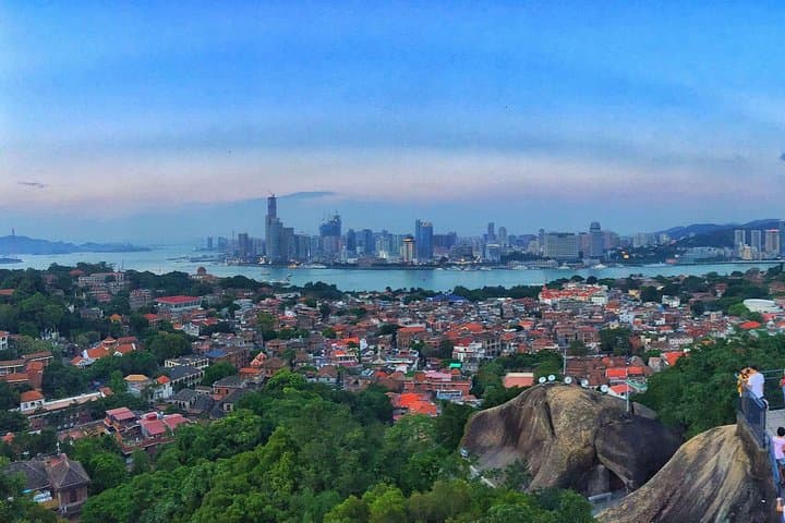 Explore Xiamen & Gulangyu: Private Day Tour to Coastal Gardens, Temples & Hulishan Fort photo 6