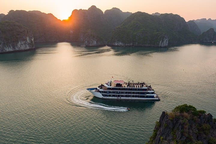 Overnight Halong Bay & Lan Ha Bay Cruise (2D1N) — Rosy Cruise Luxury Experience photo 2