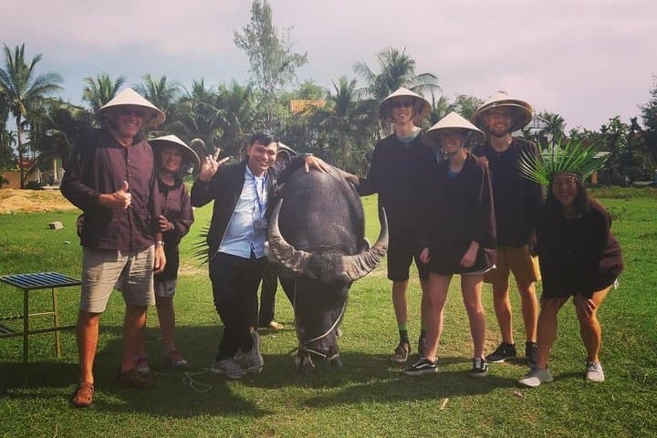 Pedal & Paddle: Tra Que Vegetable Village and Basket Boat Cultural Ride from Hoi An