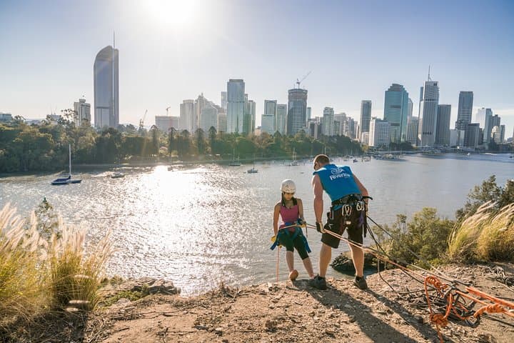 Abseiling the Kangaroo Point Cliffs, Brisbane — Urban Cliff Rappel Experience