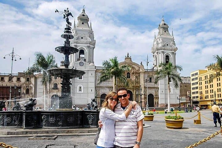 Modern and Colonial Lima City Tour with Headphones and Pisco Tasting photo 1