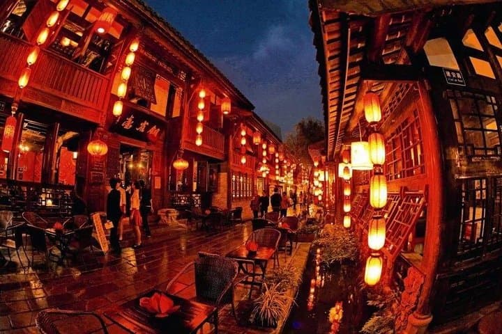 Chengdu After Dark: Illuminated Night Tour of Taikoo Li, Tianfu Square & Jiuyanqiao photo 6