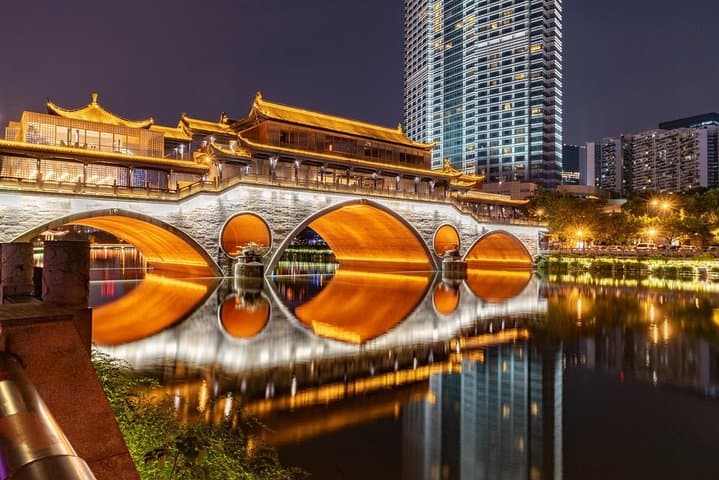 Chengdu After Dark: Illuminated Night Tour of Taikoo Li, Tianfu Square & Jiuyanqiao photo 2