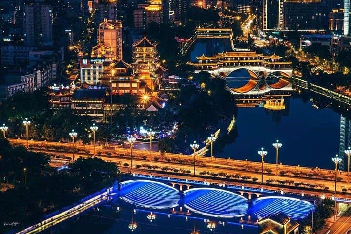 Chengdu After Dark: Illuminated Night Tour of Taikoo Li, Tianfu Square & Jiuyanqiao