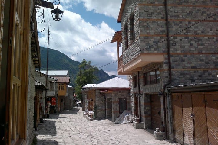 Private Shamakhi & Lahij Day Tour from Baku — Diri-Baba, Juma Mosque & Copper Craft Village photo 4