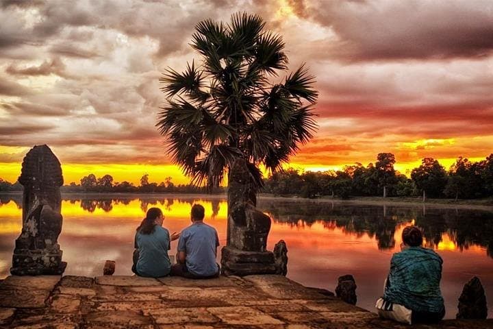 Full-Day Angkor Wat by Tuk-Tuk: Temples, Ta Prohm & Sunset at Pre Rup