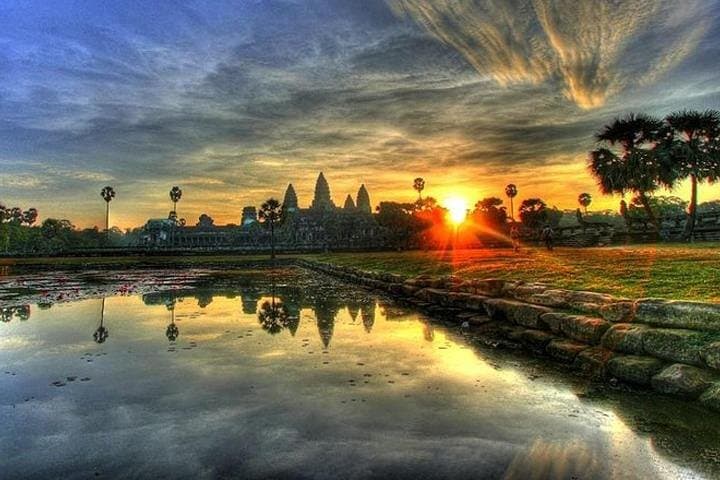 Full-Day Angkor Wat by Tuk-Tuk: Temples, Ta Prohm & Sunset at Pre Rup photo 5