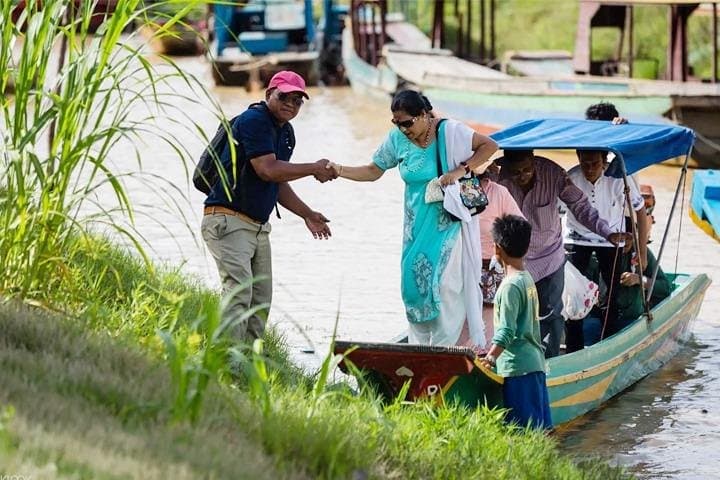 Sunrise at Angkor & Tonle Sap: Siem Reap Highlights Small-Group Tour photo 2