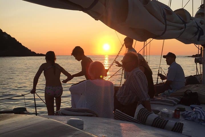 Sunset Sailing on La Concha: Classic Yacht Cruise in San Sebastián photo 4