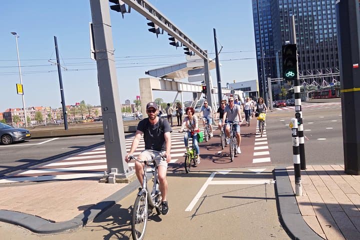 Rotterdam Highlights Bike Tour: Modern Architecture, Harbor & City Sights photo 5