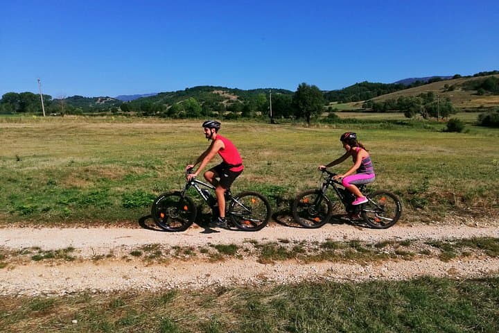 Lake Canterno by Bike: Easy 3-Hour Cycling Around Lazio’s Quiet Lakeshore photo 3