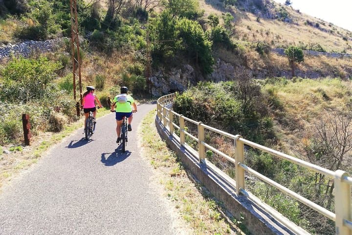 E-Bike the Arcinazzo Plateaus and Cesanese Wine Route from Fiuggi photo 3