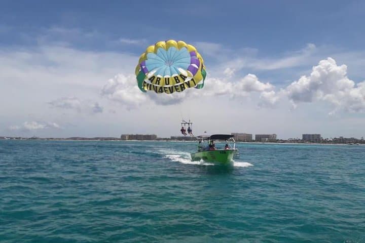 Parasailing in Palm Beach Aruba — 700-Foot 'Legally High' Flight photo 4
