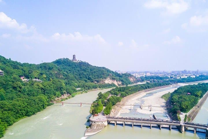 3-Day Private Chengdu Highlights: Pandas, Leshan Buddha & Qingcheng Mountain photo 5