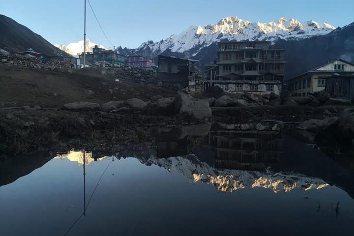 Everest Base Camp Trek: 16-Day Lukla to Kalapatthar Adventure photo 2