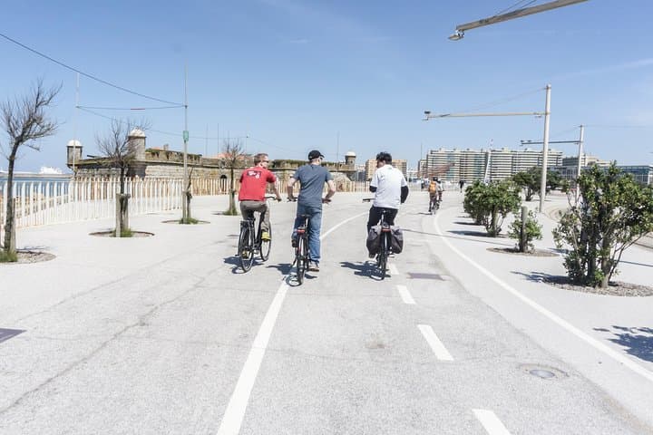 Private Porto E-Bike Tour: Riverside, Beaches & Parks (3 Hours) photo 3