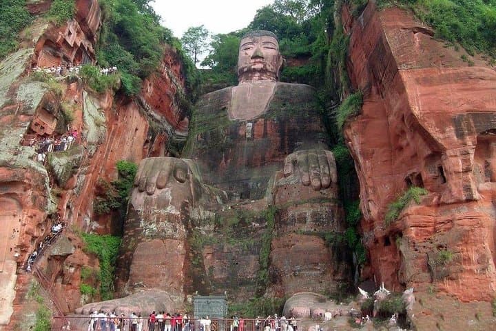 Leshan Giant Buddha and Chengdu Pandas: Private Day Tour from Beijing by Air photo 1