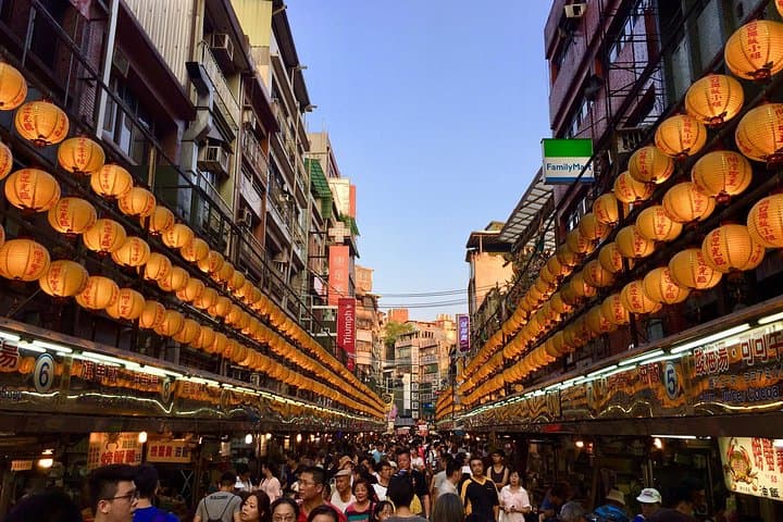 Taipei Private Chartered Day Tour: Yehliu, Jiufen & Pingxi North Coast Highlights photo 2