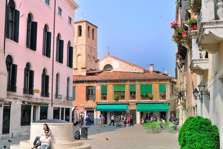 Kid-Friendly Venice Walking Tour: Rialto Market to St. Mark’s — 2-Hour Family Guide photo 3