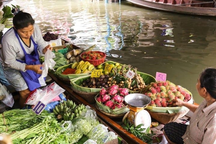 Visit Khlong Lat Mayom & Taling Chan: Authentic Bangkok Floating Market Experience photo 3
