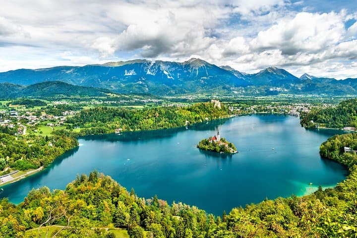 Postojna Cave, Predjama Castle & Lake Bled Day Trip from Ljubljana
