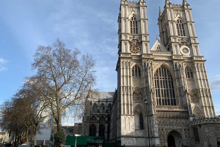 Kid-Friendly Westminster Abbey Private Tour — Family Sightseeing Walk in London